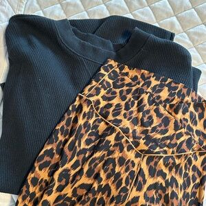 Aerie Black Sweatshirt and Leopard Print leggings